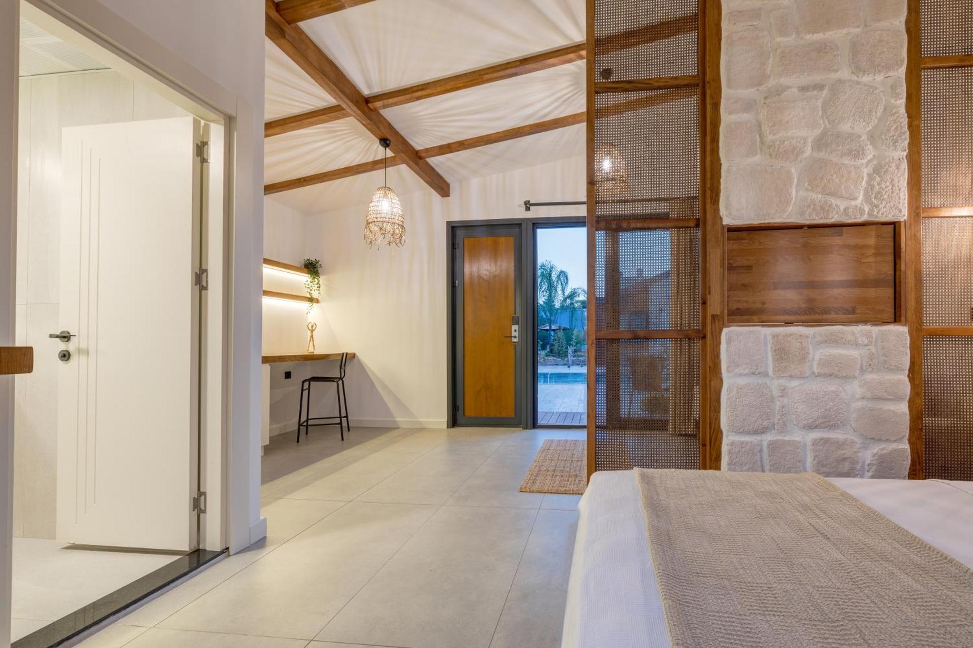 Rota Kilidonia Karaoez Suites&Villas Cameră foto